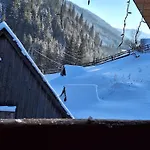 Feriehus шепіт карпат Synevyrsʼka Polyana