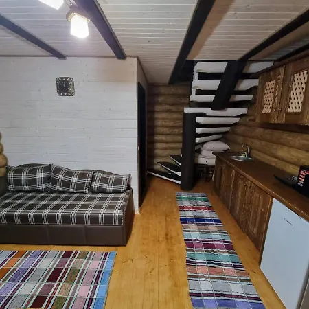 шепіт карпат Сasa de vacaciones Synevyrsʼka Polyana