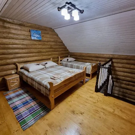 шепіт карпат بيت للعطل Synevyrsʼka Polyana